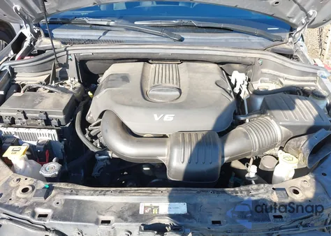 2015 Jeep Grand Cherokee Laredo z USA, uszkodzony, nr VIN 1C4RJFAG6FC676513